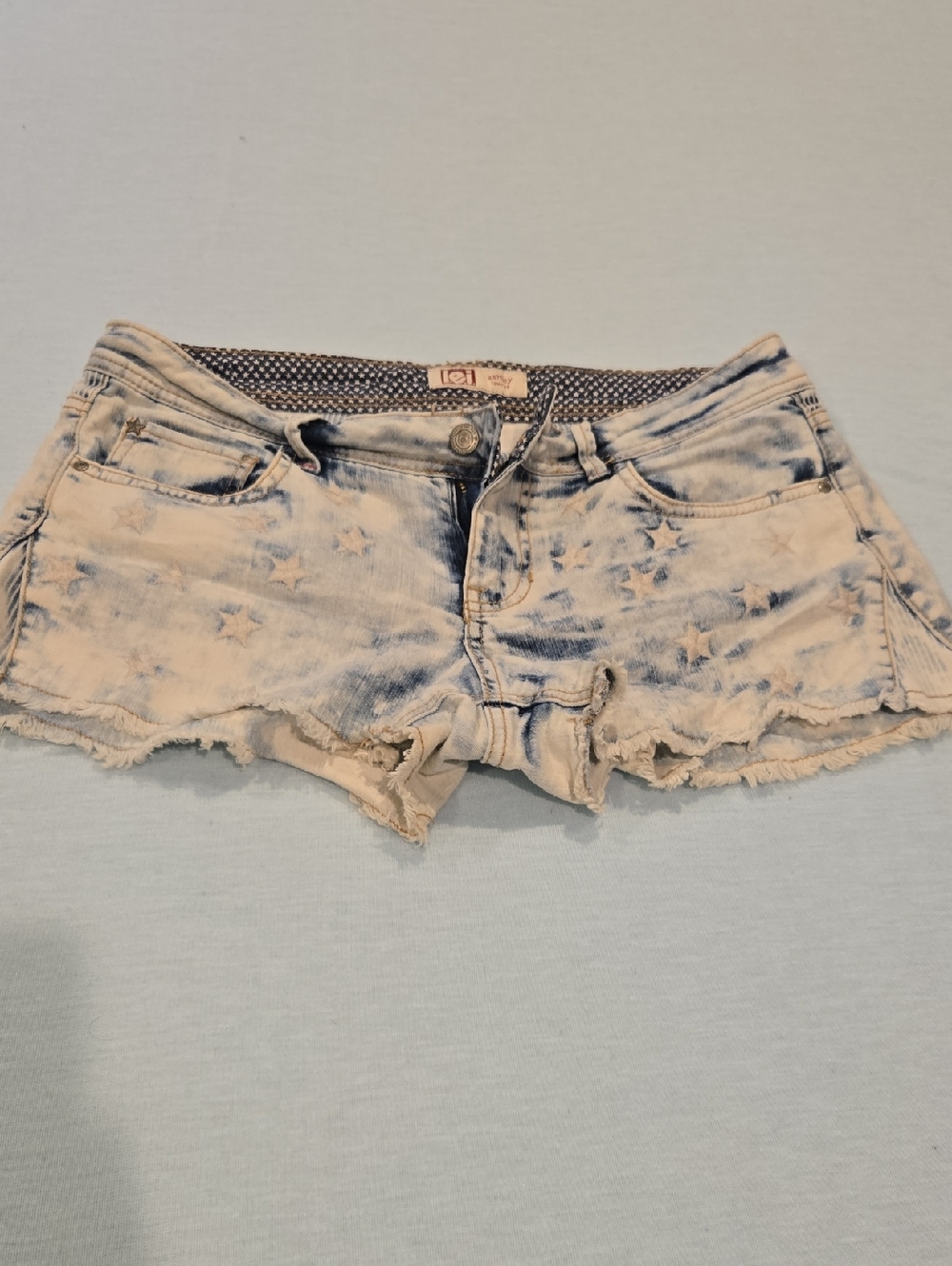lei Light Wash Star Accent Denim Shorts